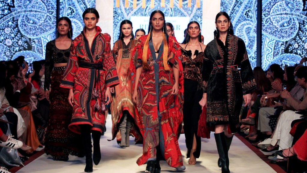 Lakmē Fashion Week in partnership with FDCI to host star-studded gala for 25th anniversary in Mumbai